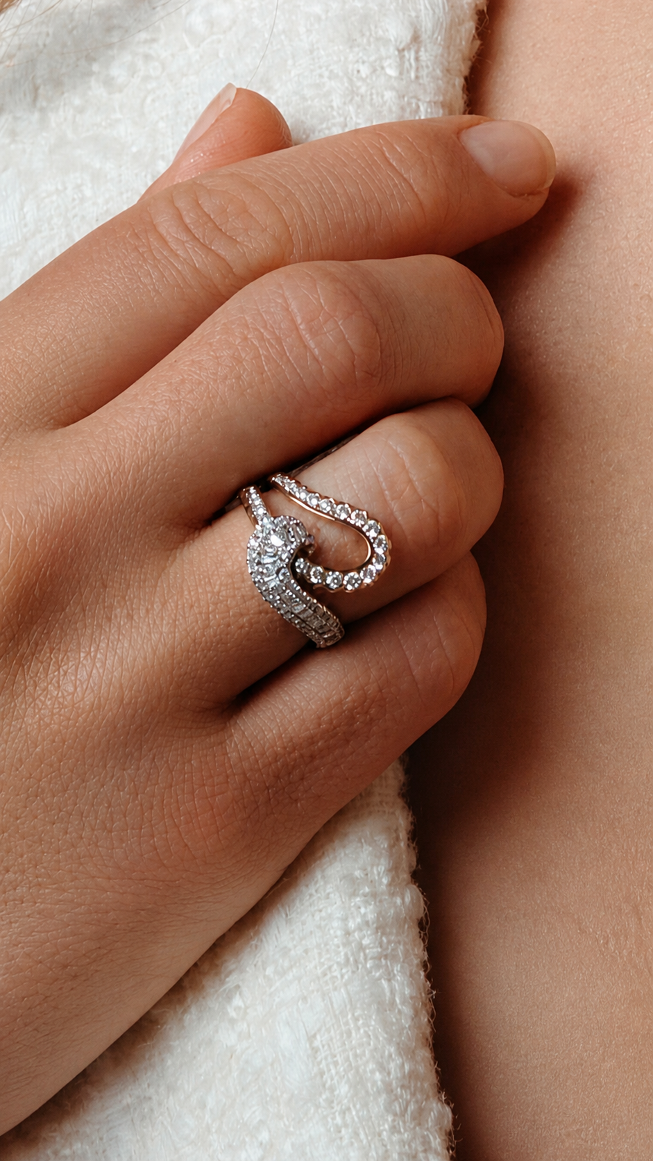 Celestial Swirl 18K Gold Swirl Diamond Statement Ring