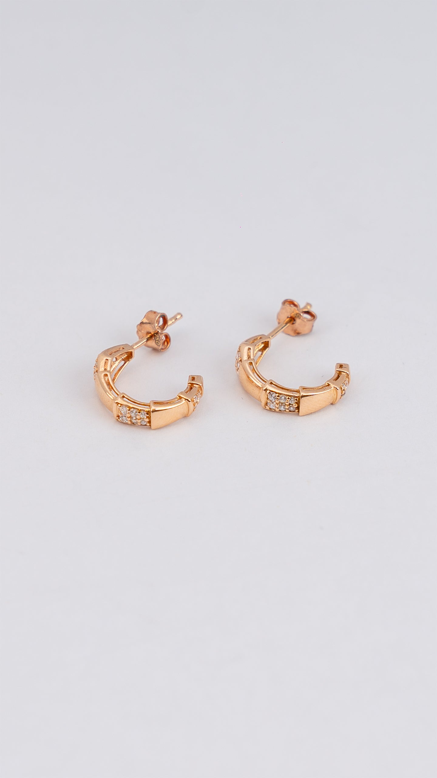 Segmented Ribs J Hoop 18K Gold Earrings