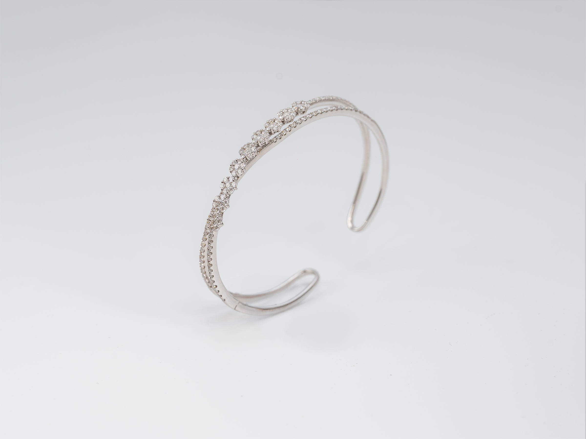 Glistening Crest Diamond Bangle in 18K White Gold