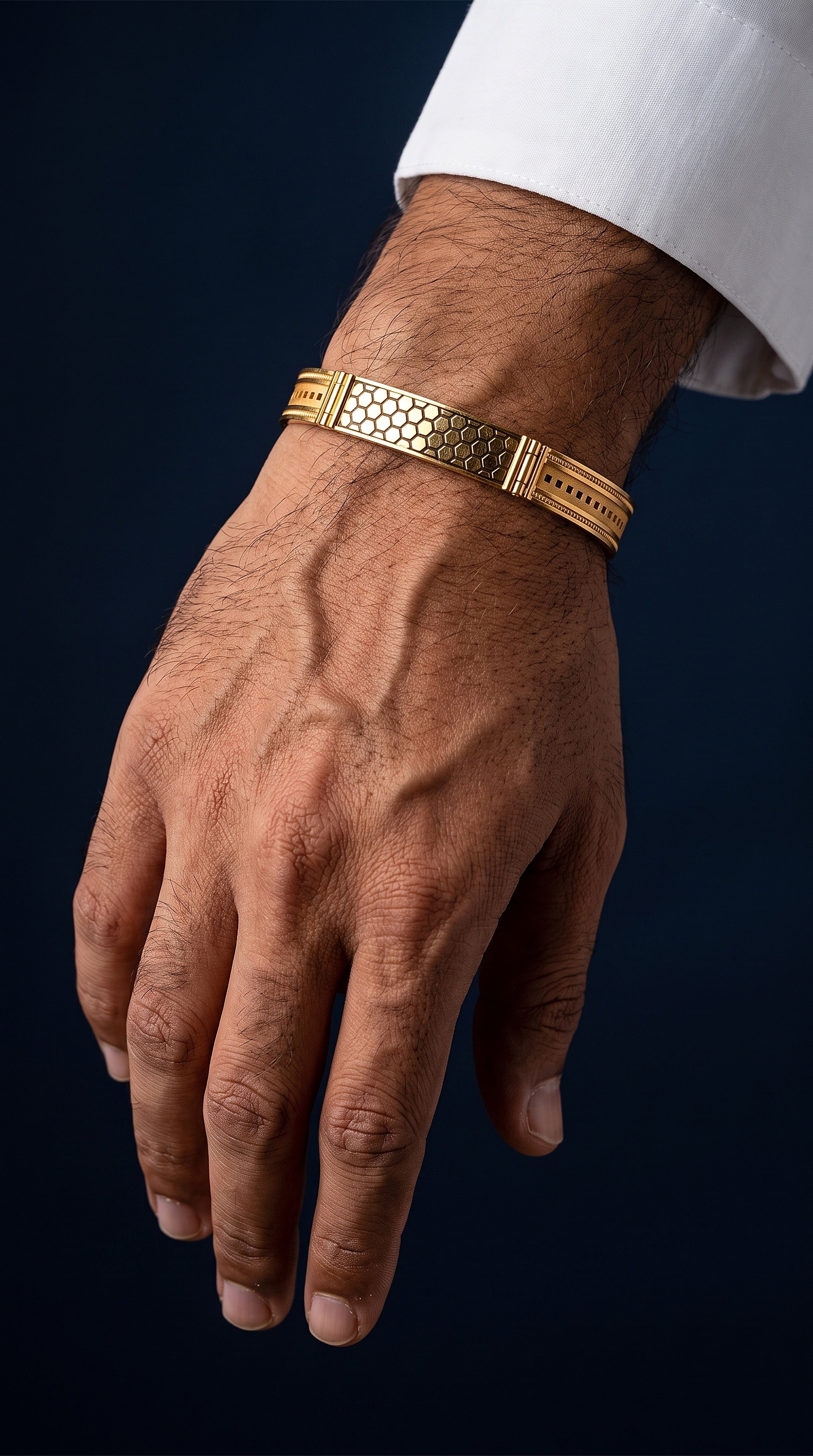 Saber Nexus 22K Gold Men's Bracelet
